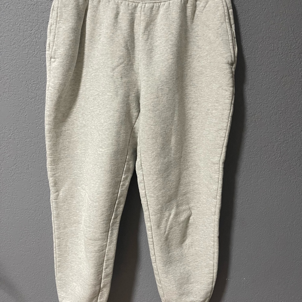 Aritzia sweatpants